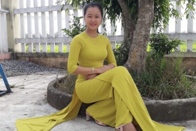 Nghe hát: hoa trong vườn.
