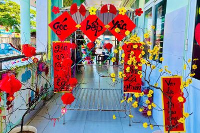 Chuẩn bị hội chợ xuân